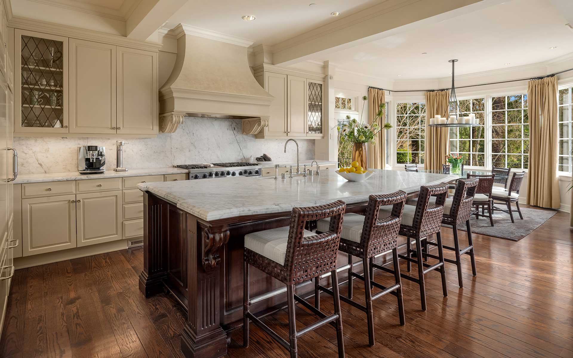 Sophisticated, Timeless Style in a Prized Medina Location on Overlake Golf Course