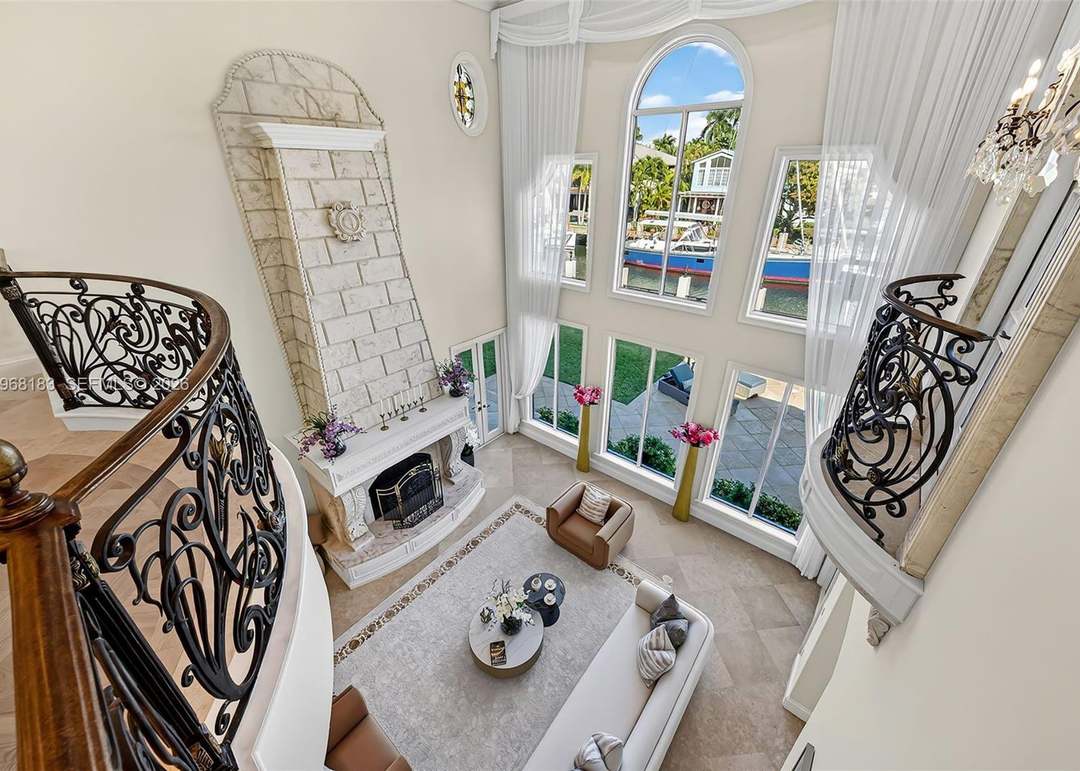 628 Coral Way