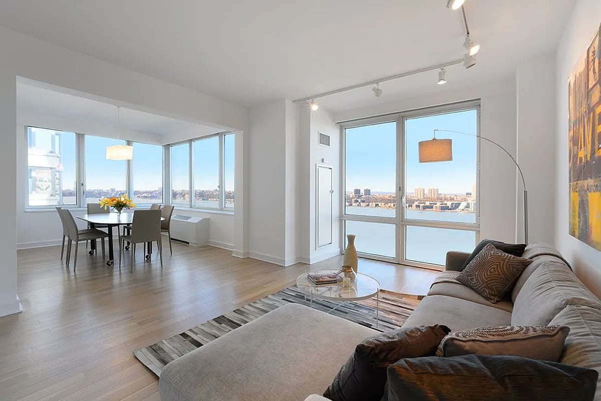 80 Riverside Blvd #25B