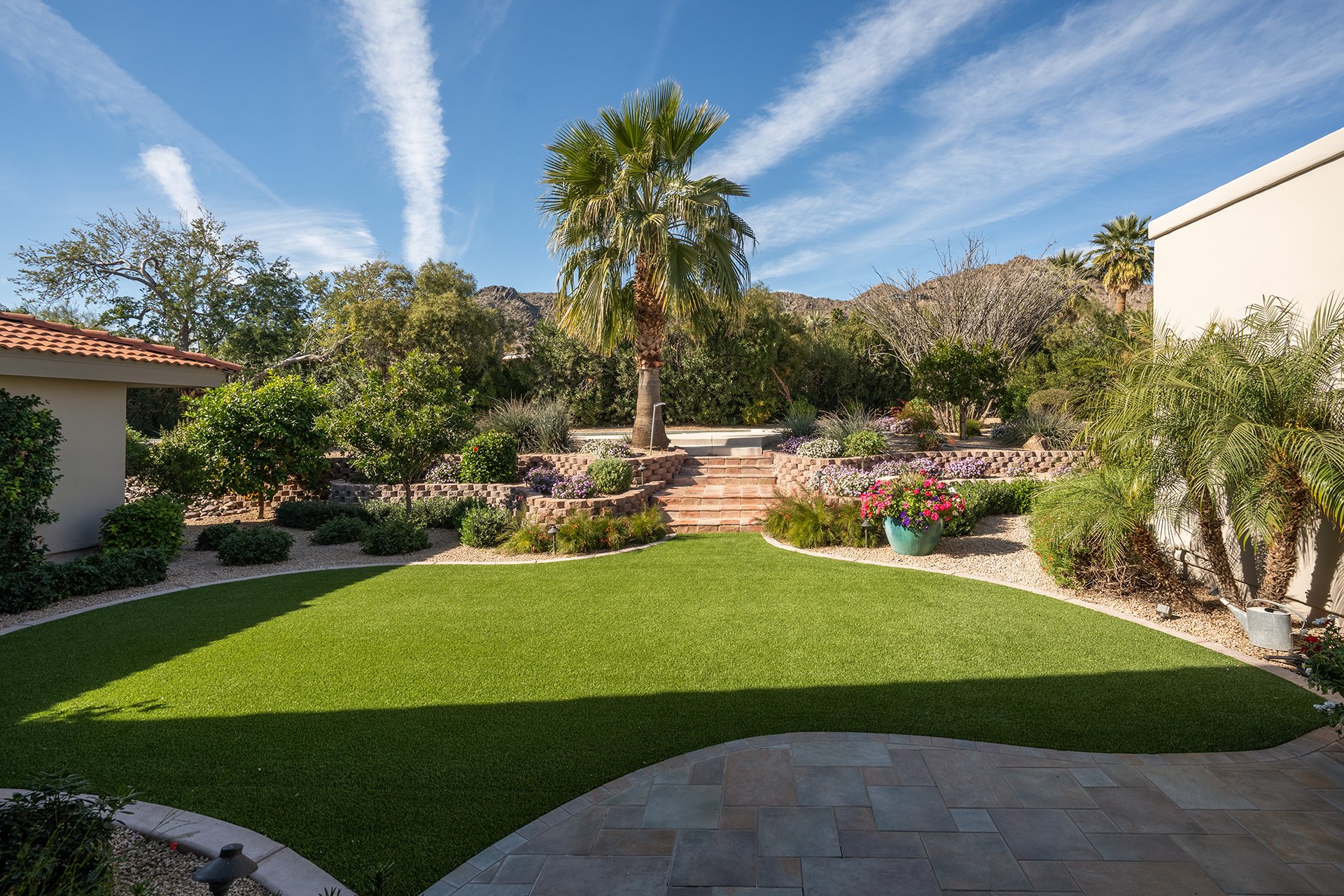 7224 N LAKESIDE Lane