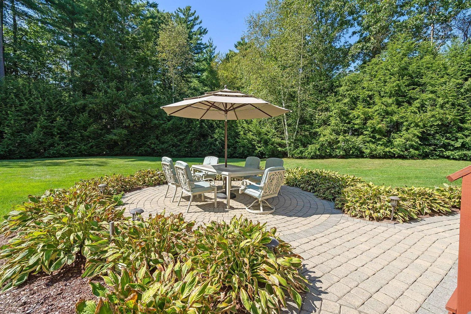 2 Brookside Ln