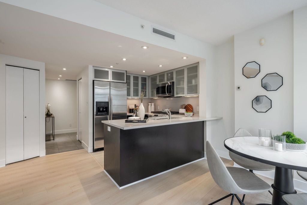 1205 W Hastings St, #1105