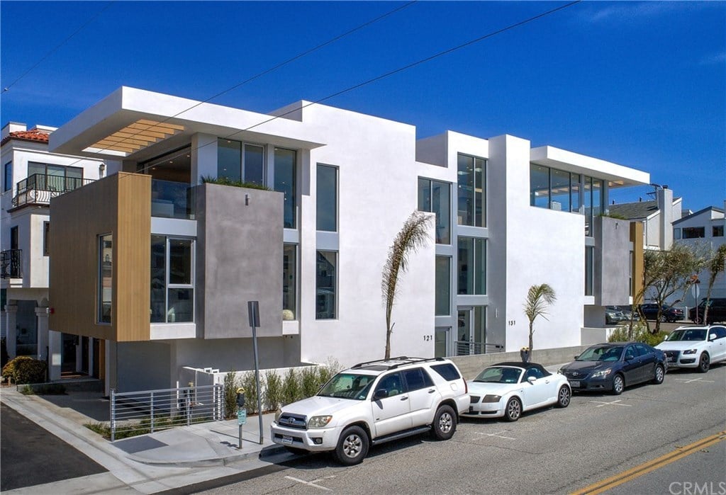 121 2nd St