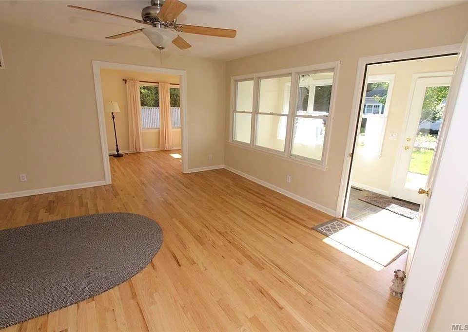 27 Walnut Ave