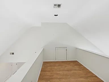11 Juniper Ln