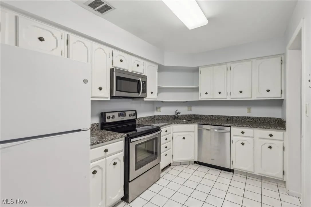 2202 Acacia Park Dr 2109
