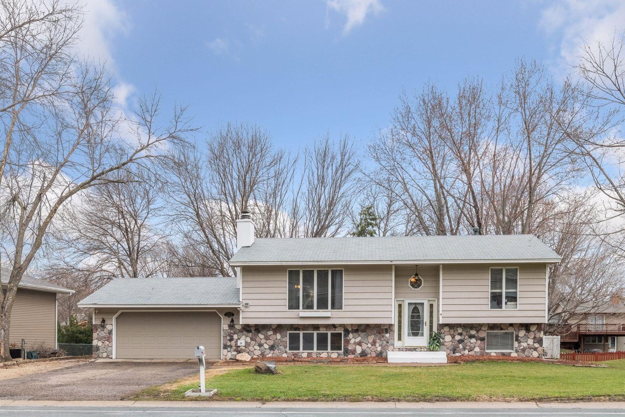 1713 Deerwood Dr