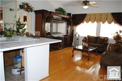 2218 HILLVIEW Cir