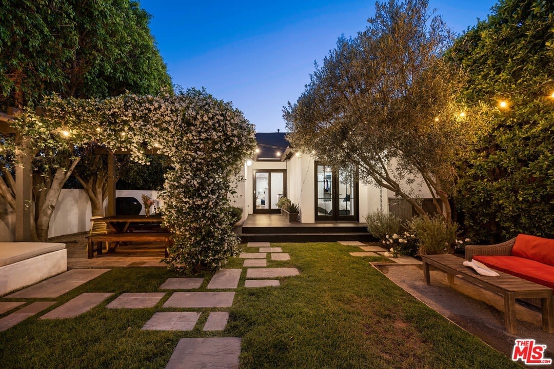 712 N Sierra Bonita Ave
