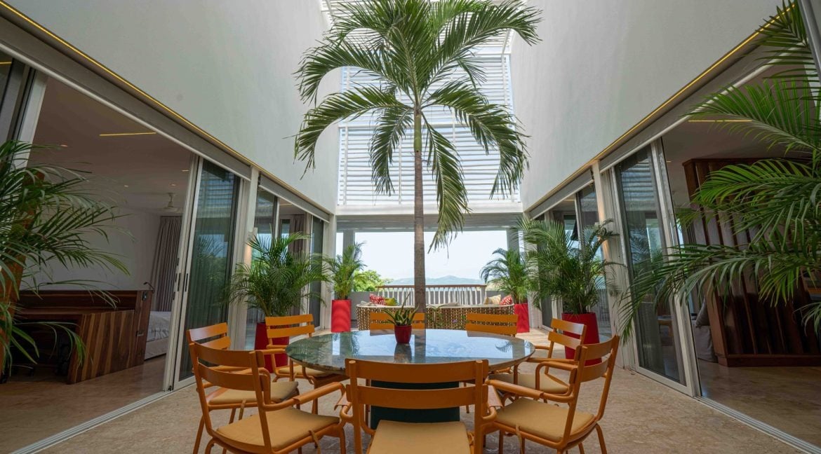 Ocean View Residence in Miramar