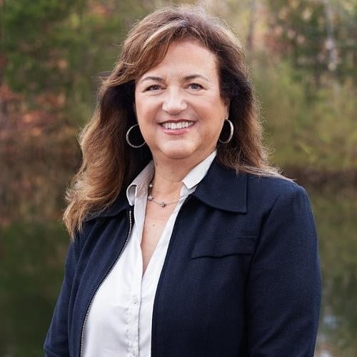 Maria Steppling Falls Church, VA Real Estate Agent Headshot
