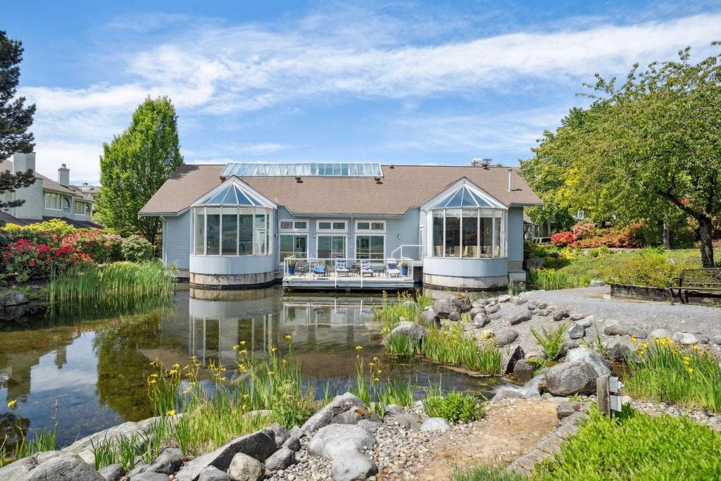 230 Waterleigh Dr