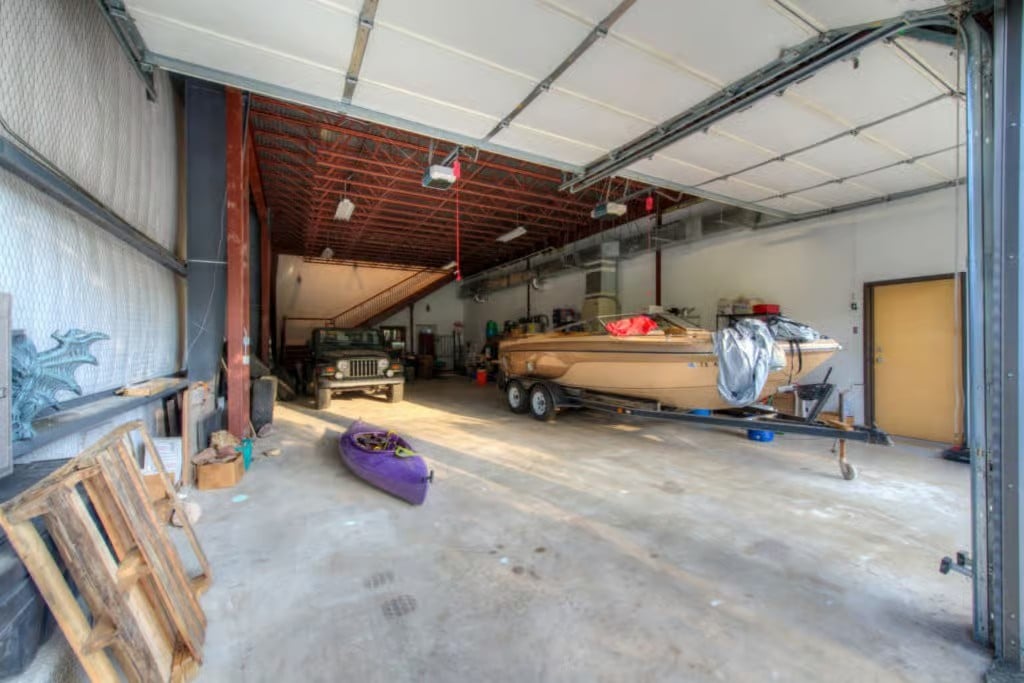 7100 Comanche Trail