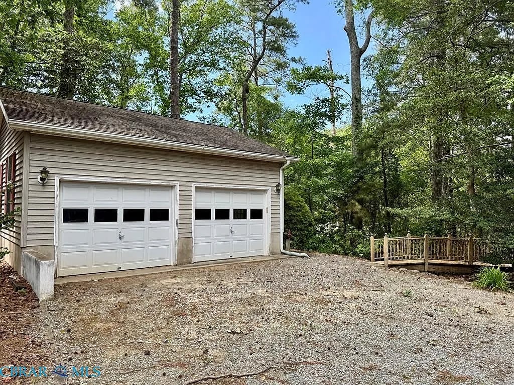 105 Emerald Cove Rd