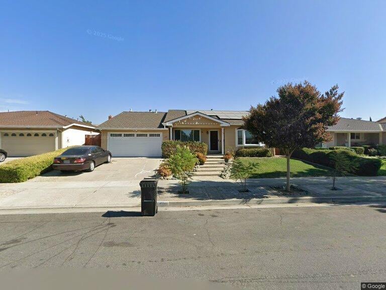 1088 Summerview Dr