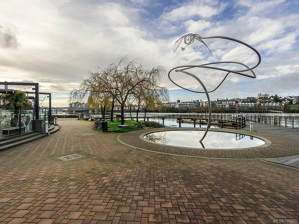 301-330 Waterfront Cres