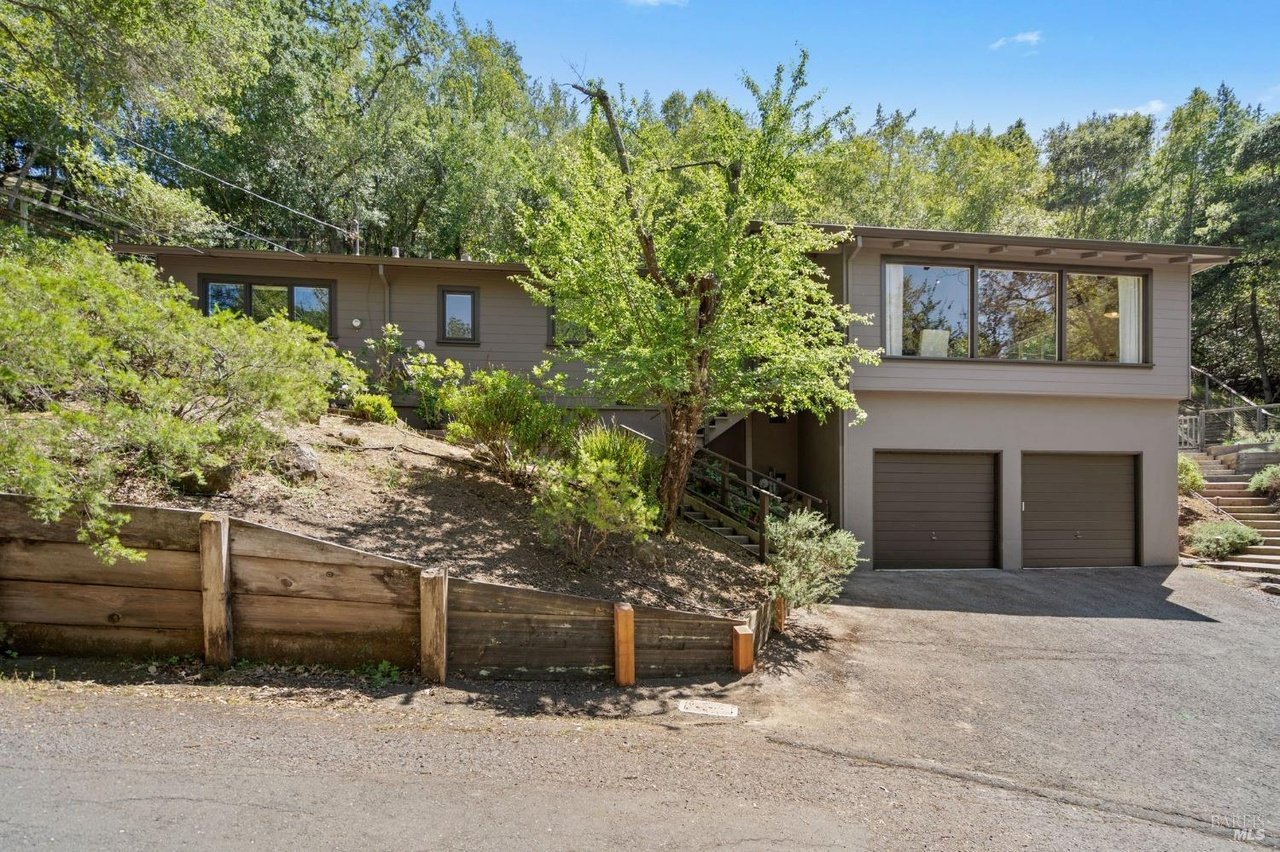 110 Legend Rd