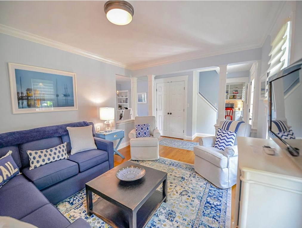 32 Schoolhouse Rd