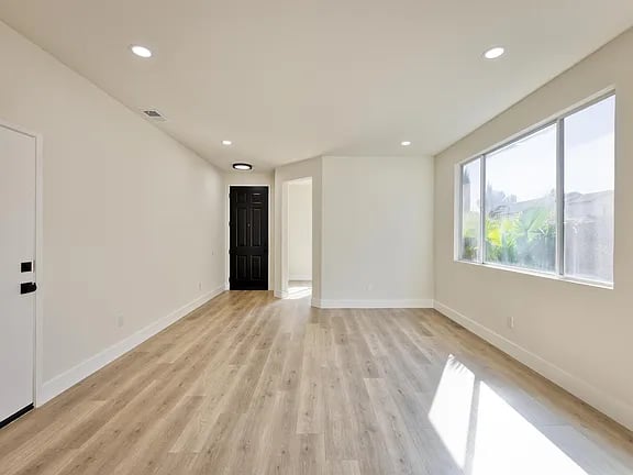 990 Westgate Dr