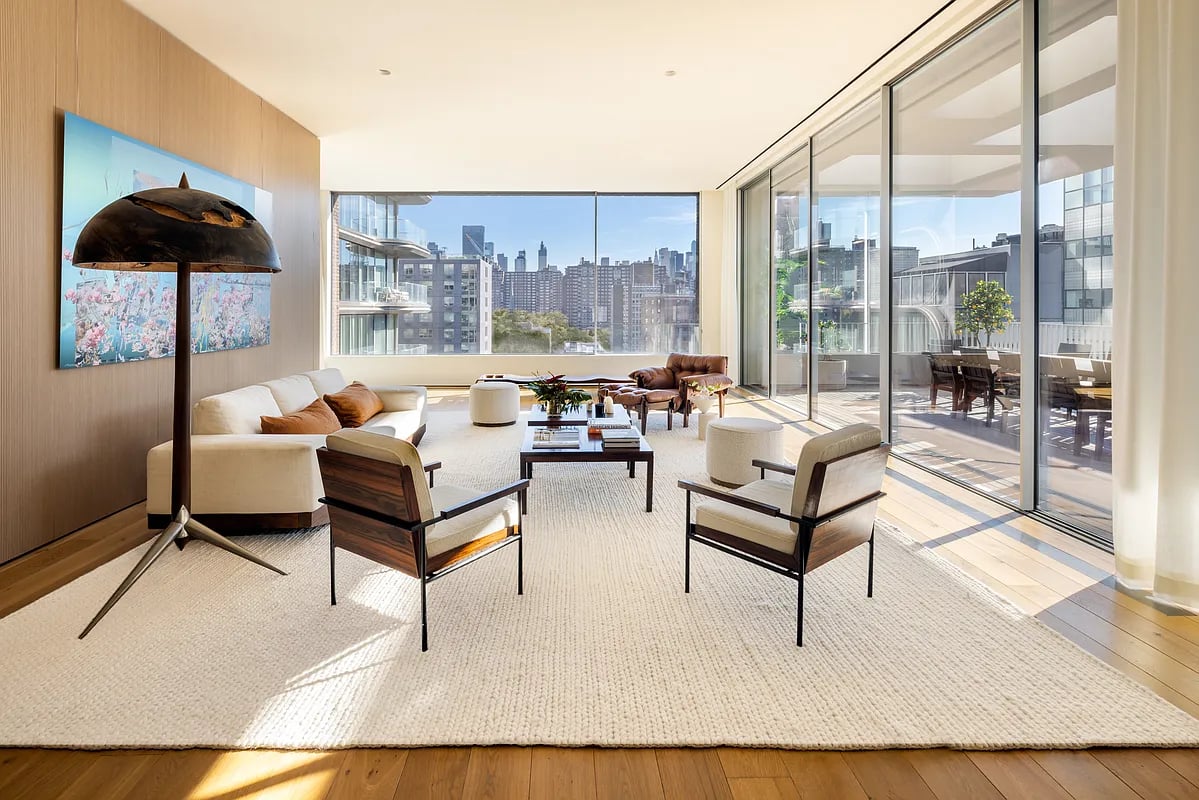 527 W 27th St, #9S