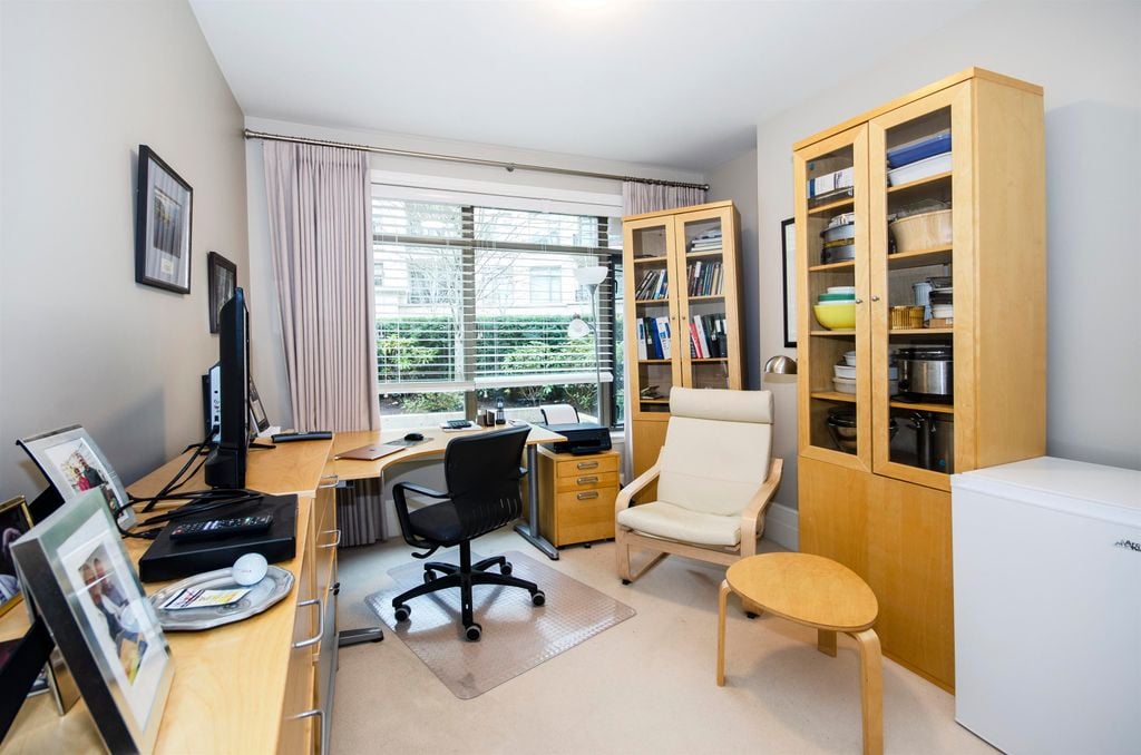 533 Waters Edge Cres, #103