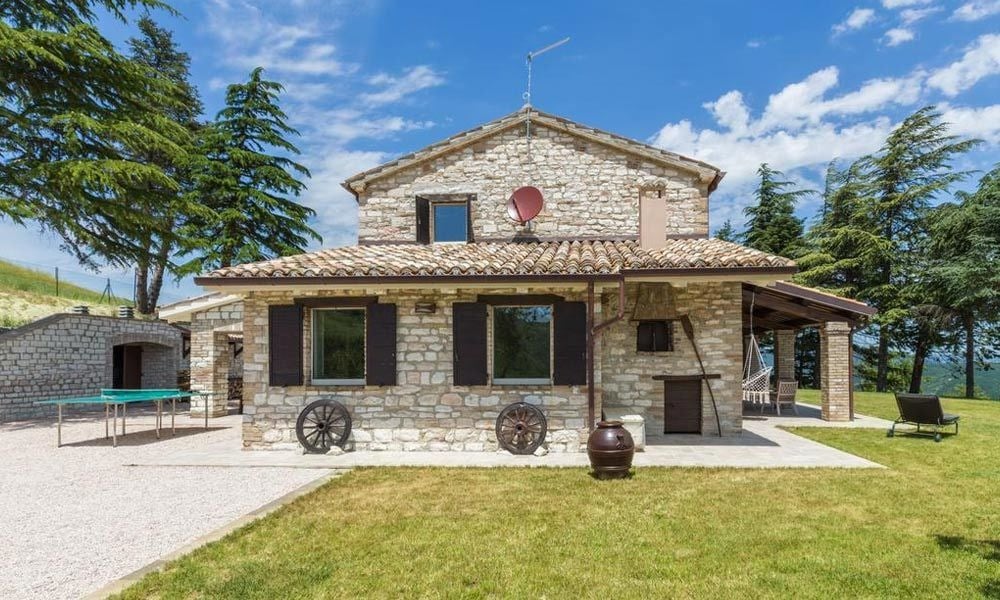 Beautiful Stone Farmhouse in Fossombrone