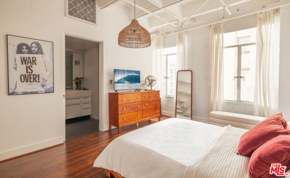 6253 Hollywood Blvd, #402