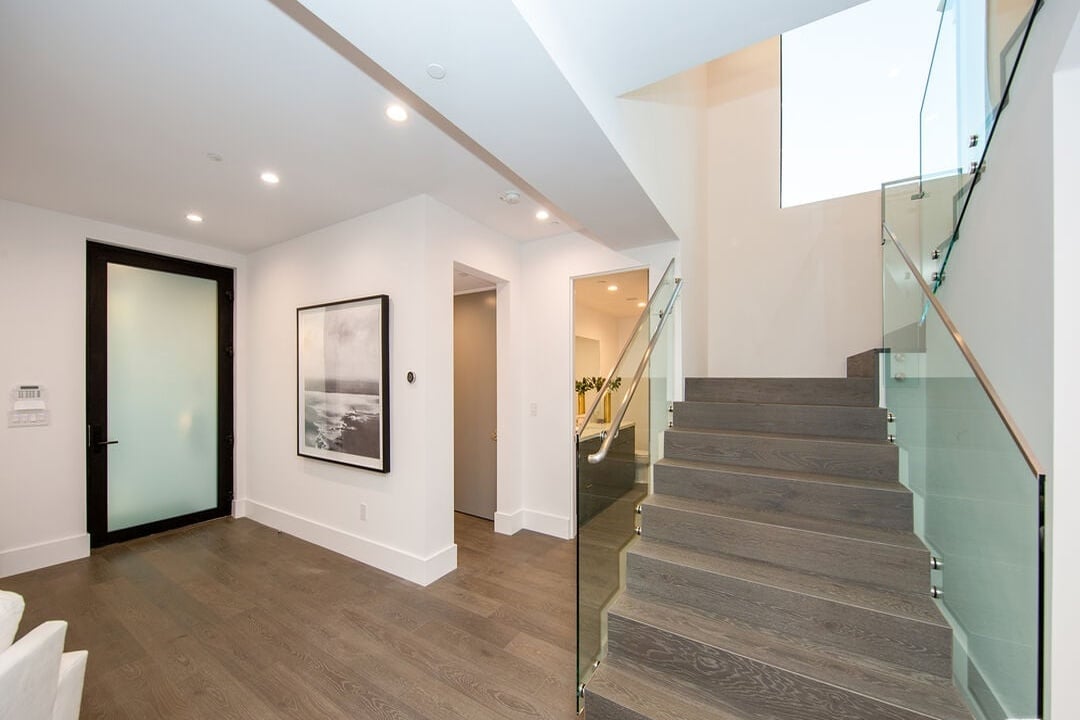 S Sherbourne Dr, 90035