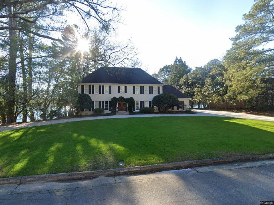 2934 Rivermeade Dr NW