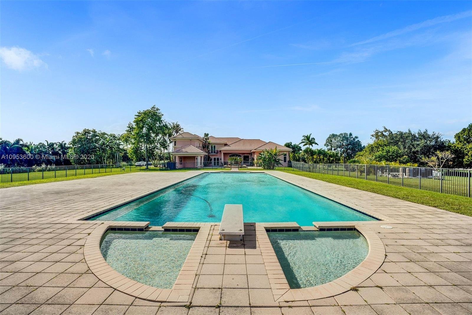5100 SW 70th Ave