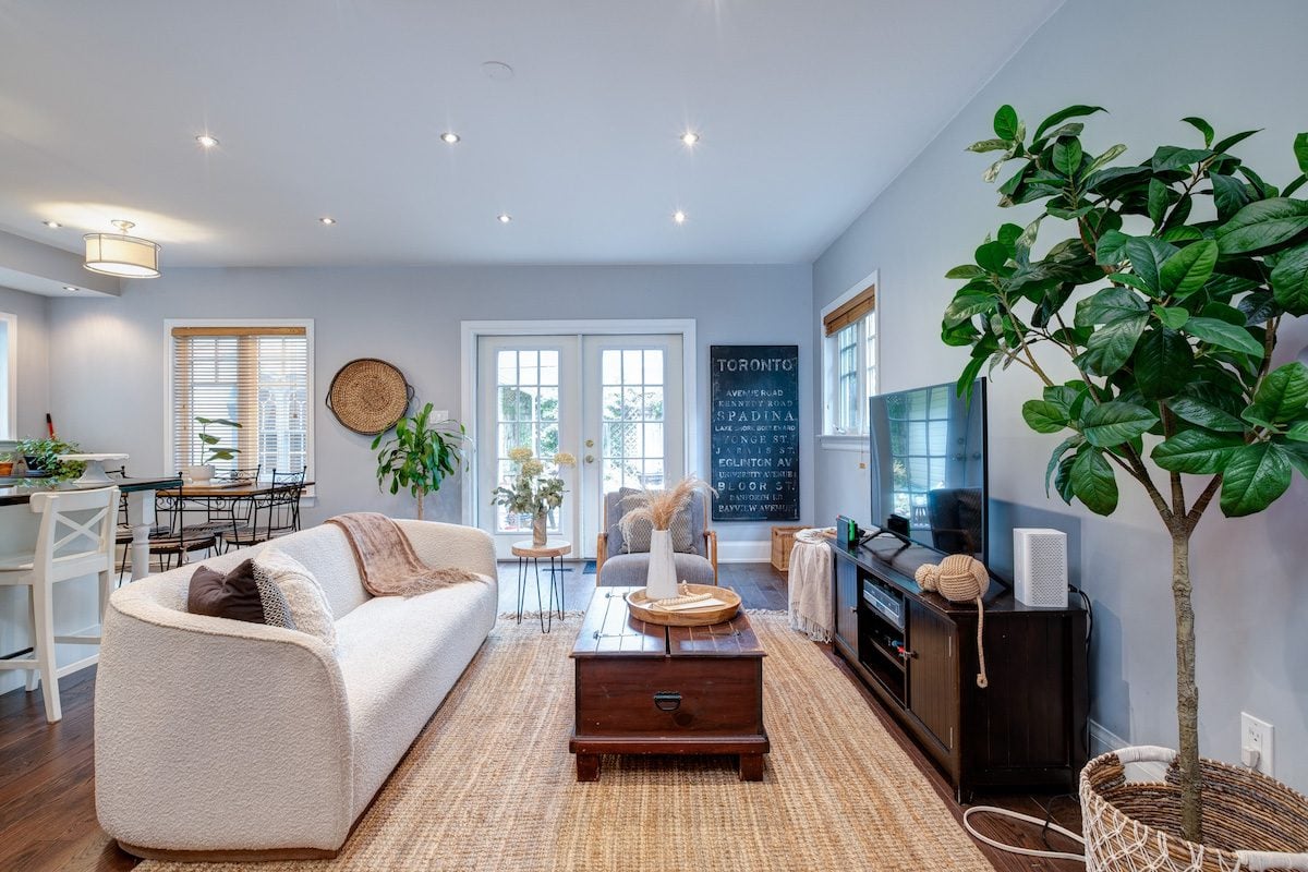 8 Hazel Ave