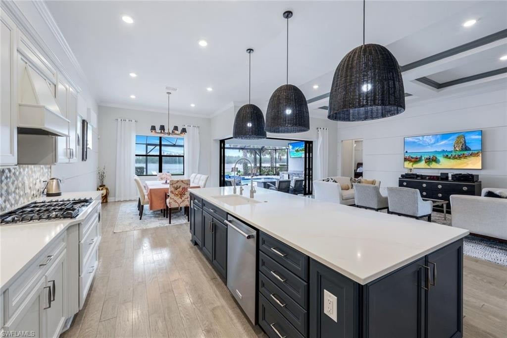 19009 Aqua Shore Dr
