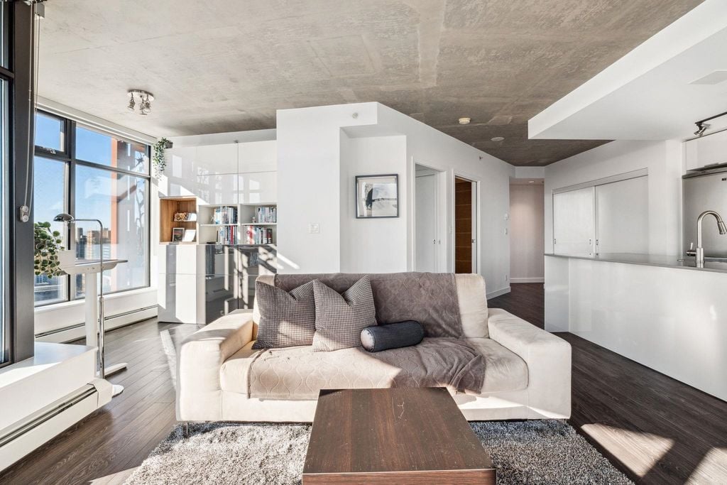 128 W Cordova St, #3506
