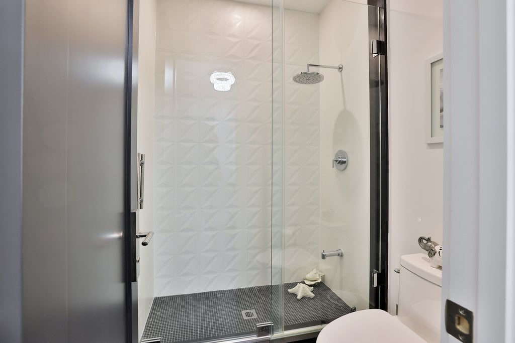 7B Iroquois Ave
