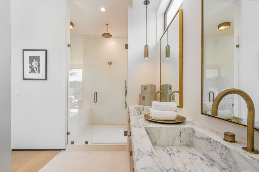 Windmere Crest, Dorrington Ave, 90048