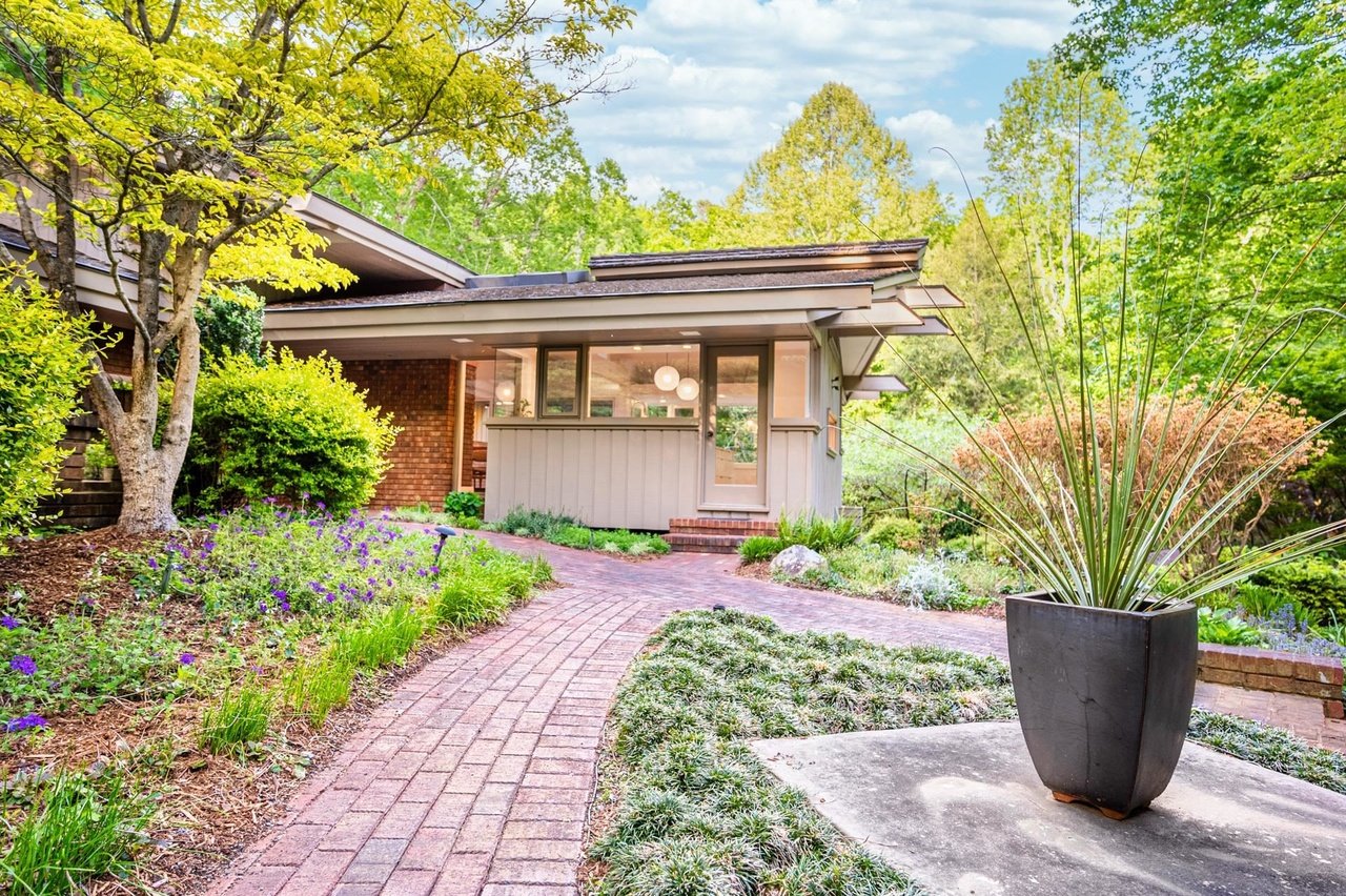 803 Cedar Falls Rd