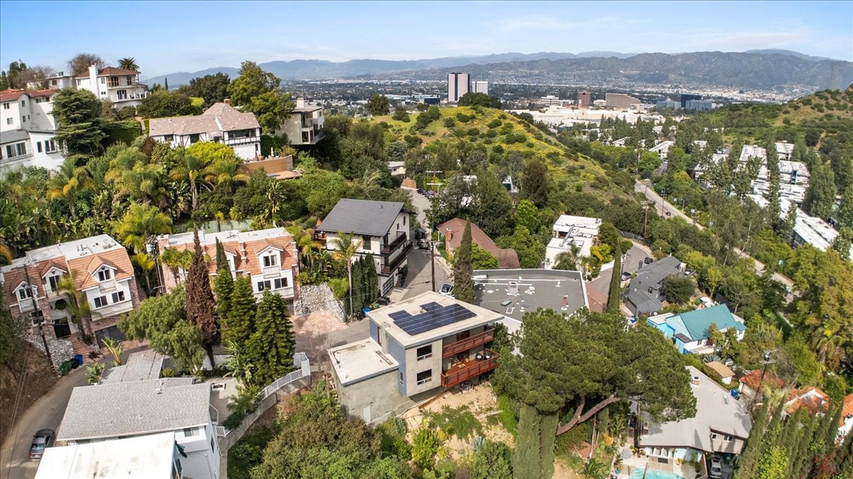 Hollywood Manor Bird's Nest