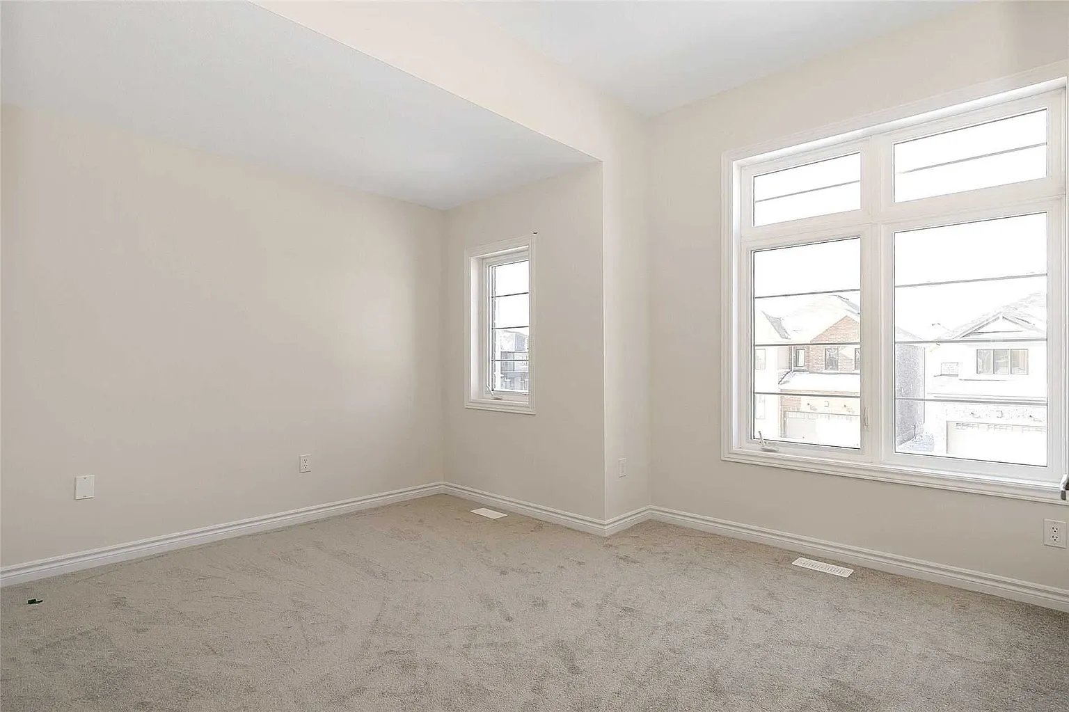 22 Charm Place N