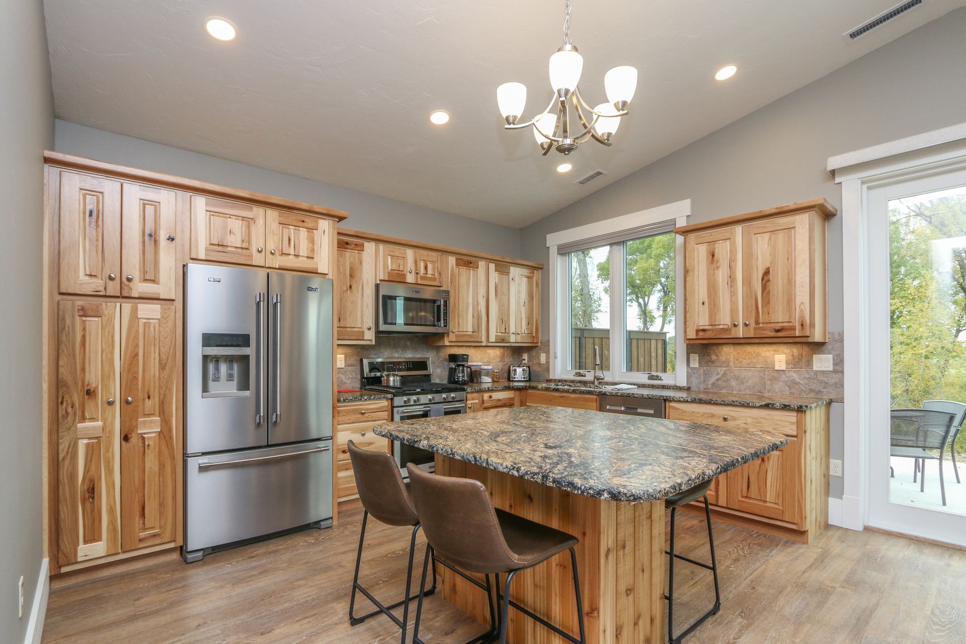 15 Creekside Ln