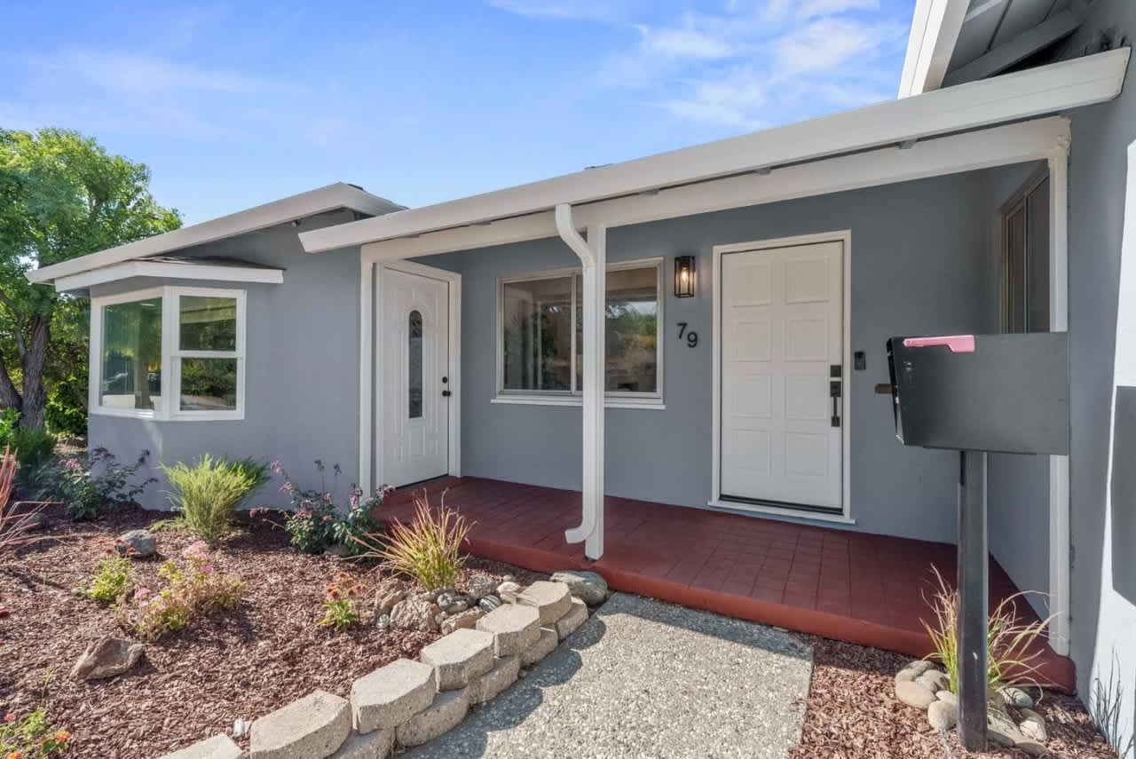 79 Catalpa Ln