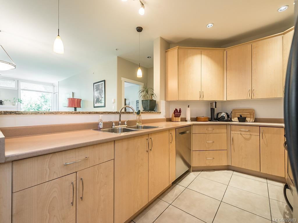 304-330 Waterfront Cres