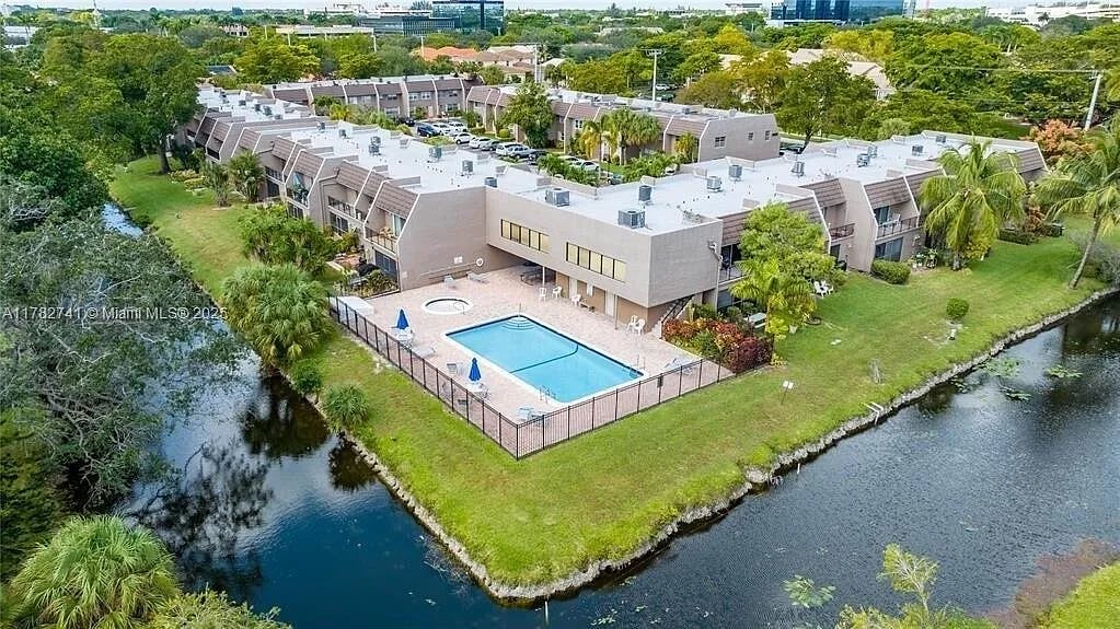 9050 NW 28th St Apt 114