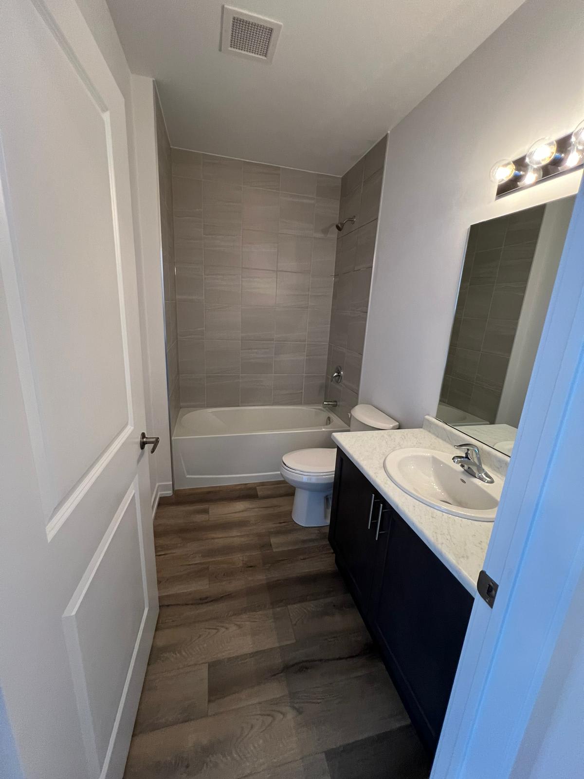 470 Dundas St E Unit: 106