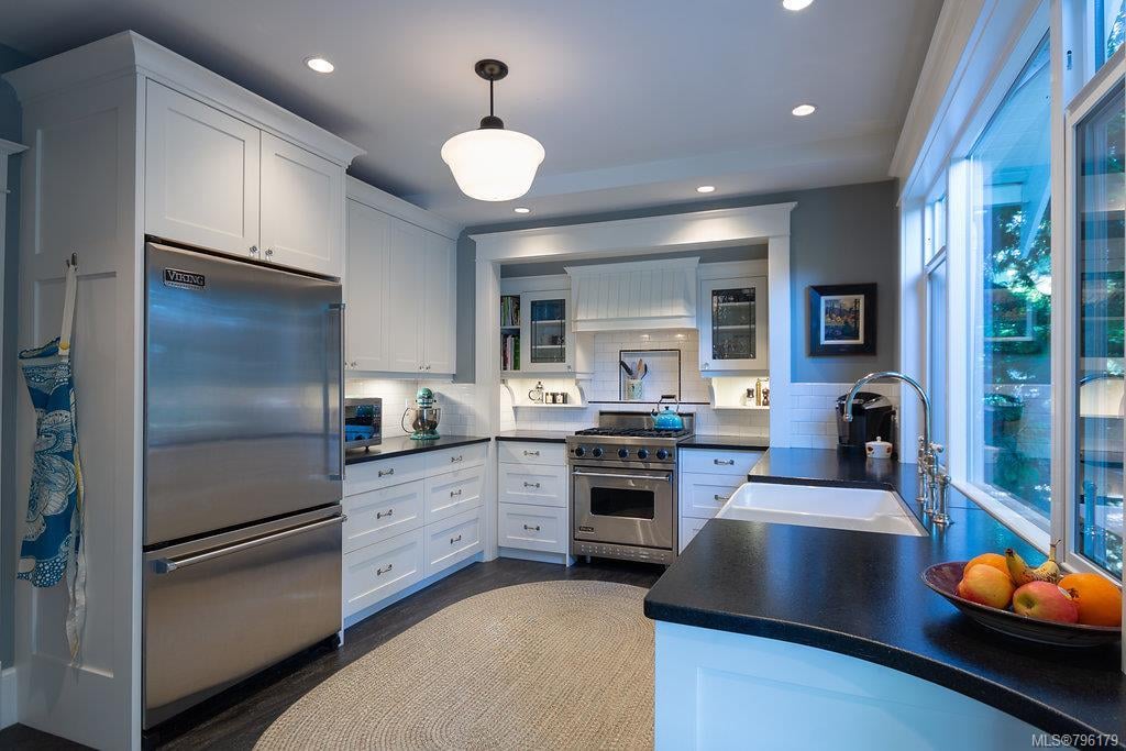 1139 Camrose Cres