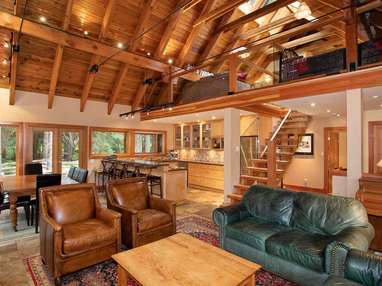 6725 Crabapple Dr