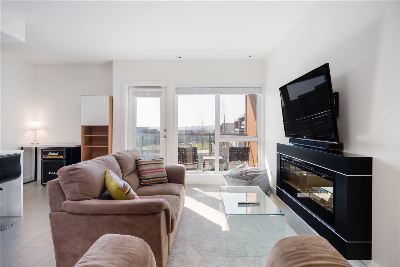 16-3596 Salal Dr
