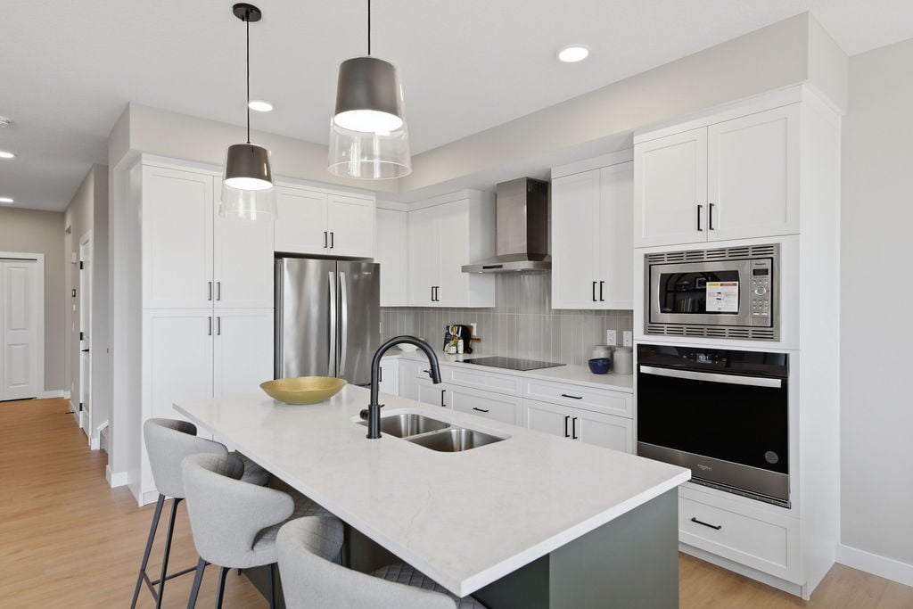 147 Belvedere Crescent SE