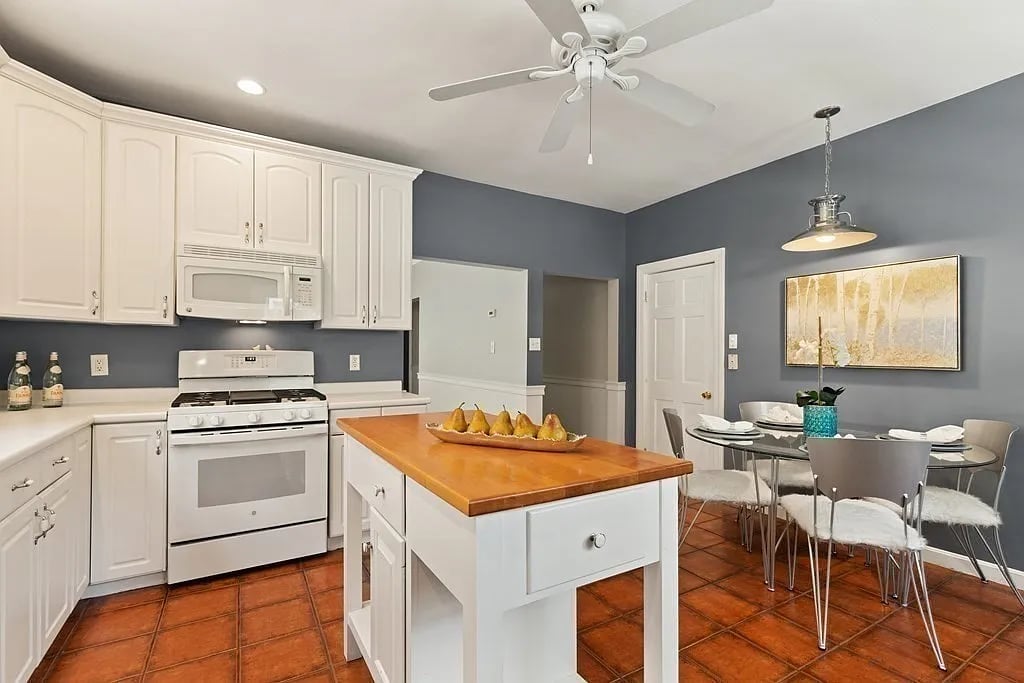 109 Rogers Ave, #1