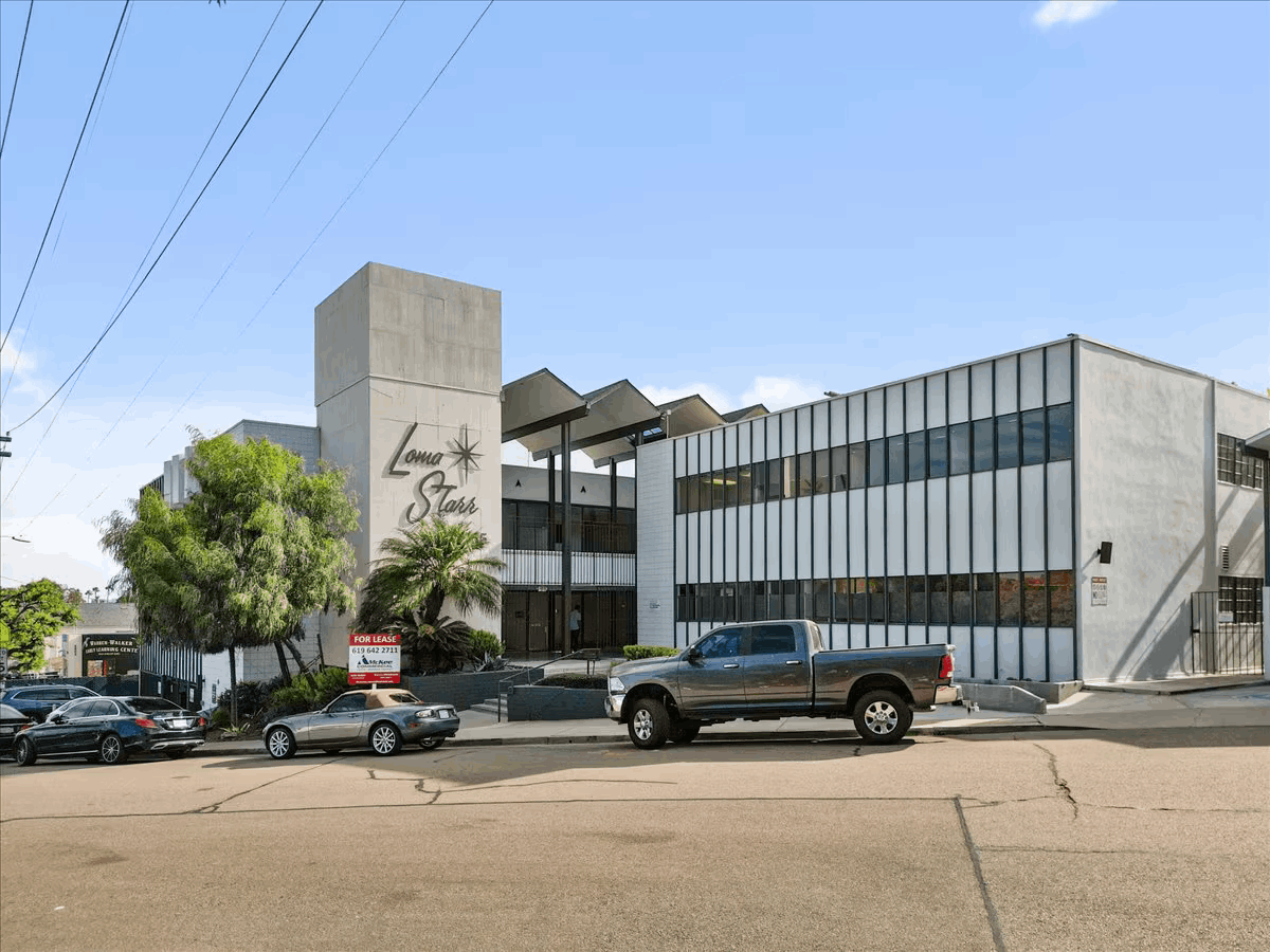 3065 Rosecrans Pl - Loma Starr