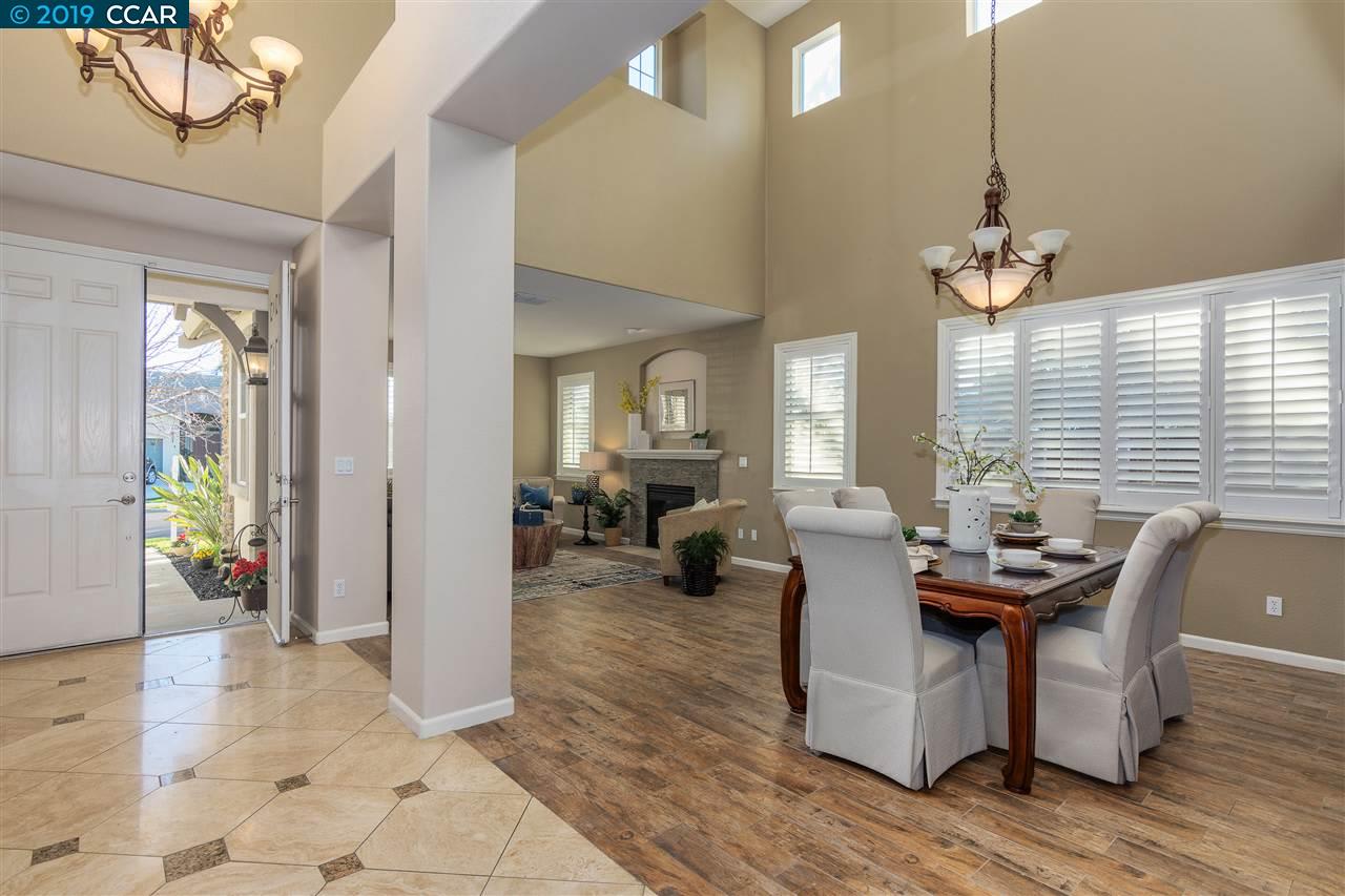 1449 Pinegrove Way